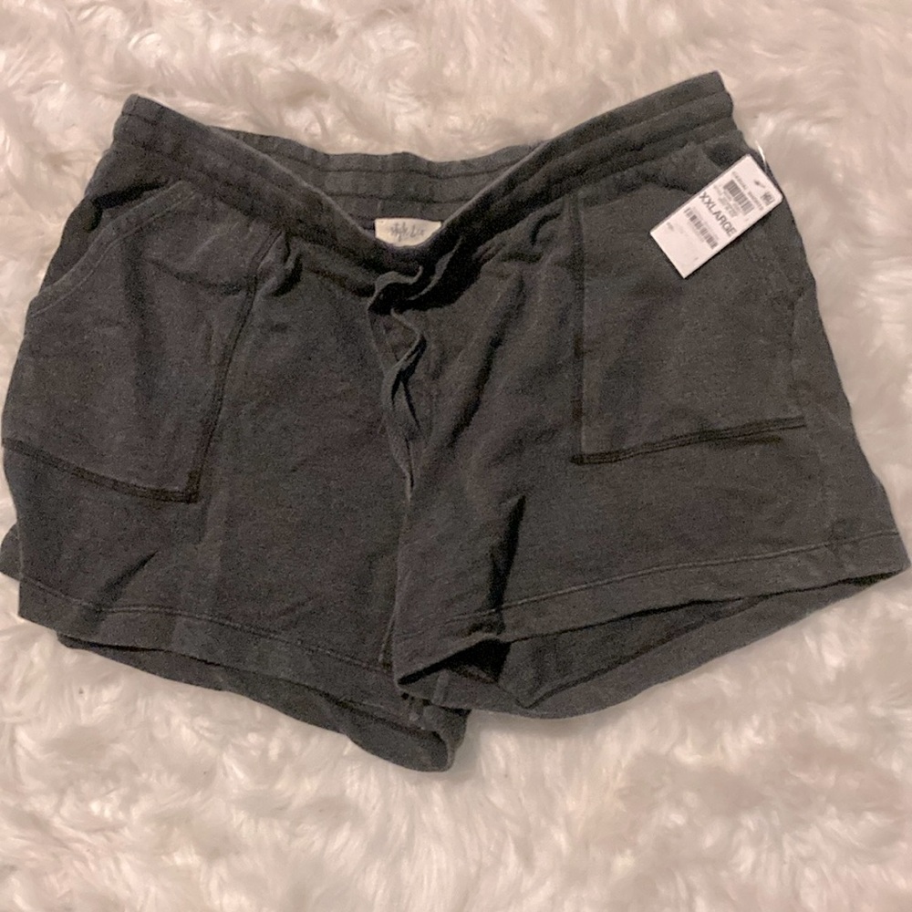 NWT SZ XXL CASUAL SHORTS